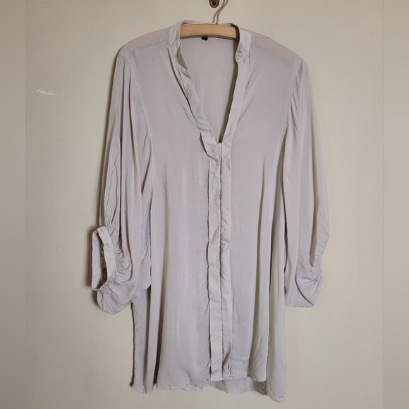 Express Button-Up Poplin Blouse Tan Hidden Bittons Small - Picture 1 of 10